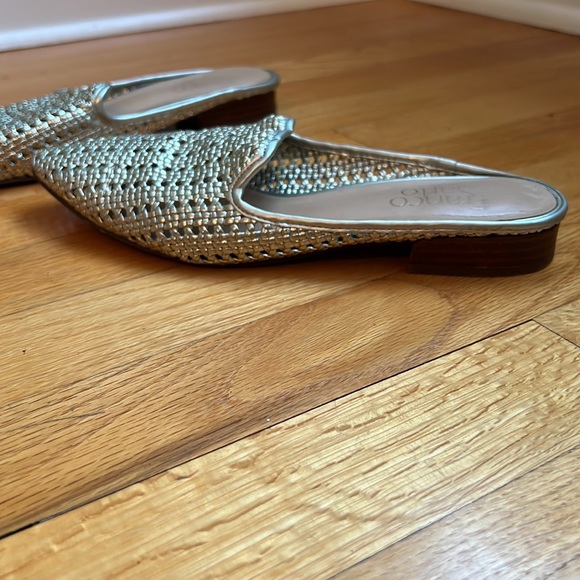 GORGEOUSSSSS metallic gold crochet slides! - Picture 2 of 3